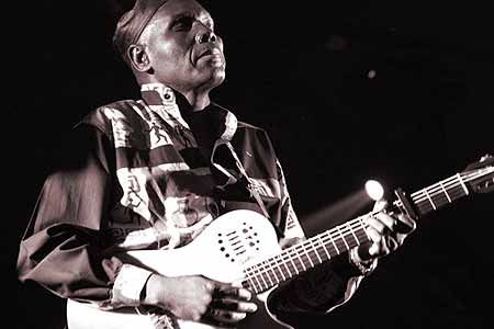 Oliver Mtukudzi &copy Steve Gordon